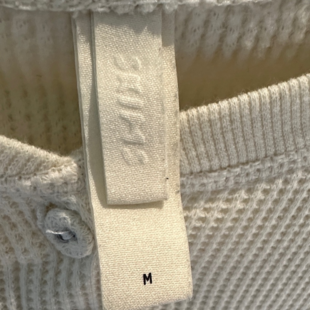 SKIMS Cream Long Sleeve Crop Top - Picture 2 of 4